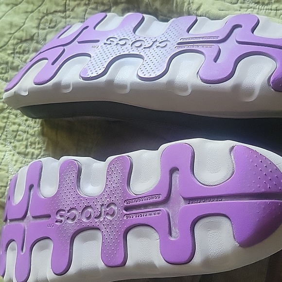 Crocs rain boot size 8 - Picture 4 of 10